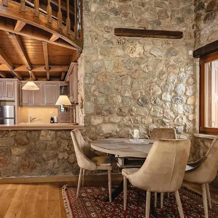Le Mont - Your Private Mountain Retreat Villa